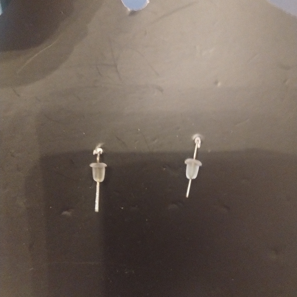 White Flower Earrings - Picture 2 of 3